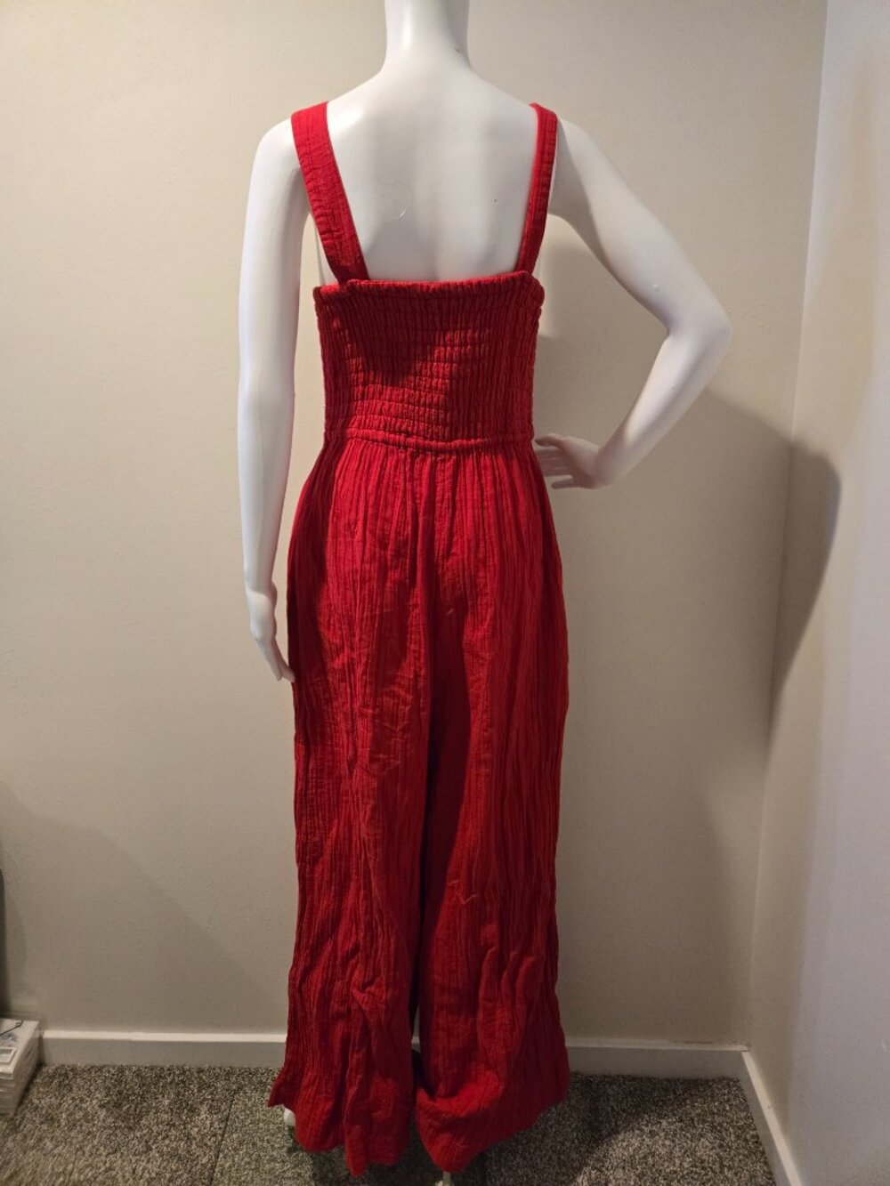 Quince Organic Cotton Gauze Sleeveless Smocked Jumpsuit Wild Cherry M - Picture 6 of 6